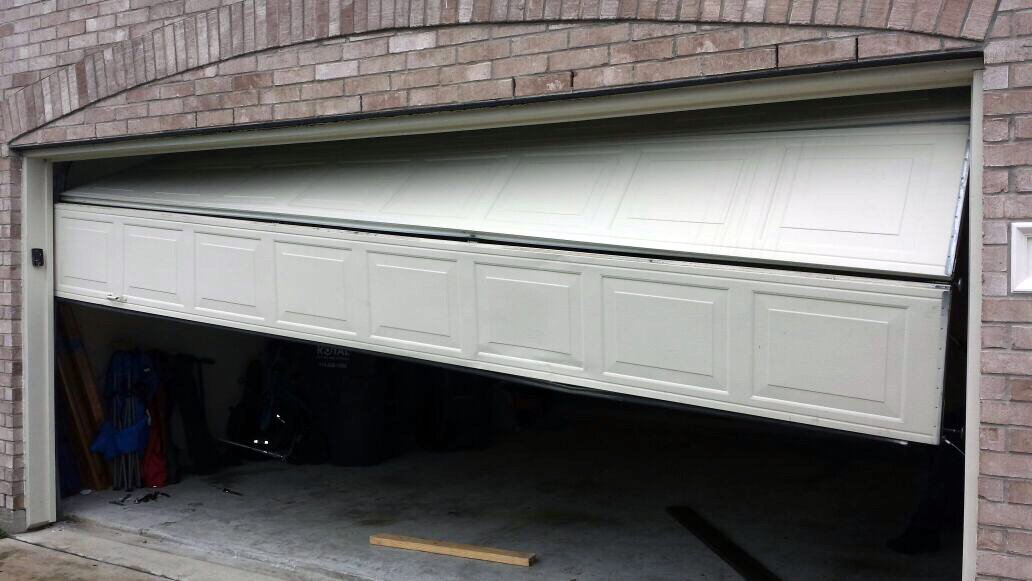 Emergency Garage Door Repair in Pensacola & Surrounding Areas